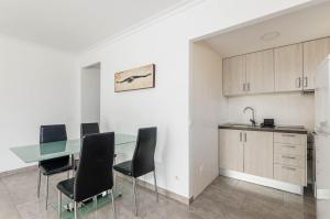 Kuchyňa alebo kuchynka v ubytovaní Acapulco Apartments