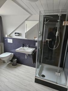 Ένα μπάνιο στο Hotel Alt Cues