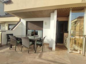 Balkón nebo terasa v ubytování Lovely apartment with pool & sea views - Marina Del Castillo 2129