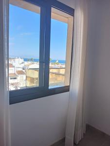 Balkón nebo terasa v ubytování Lovely apartment with pool & sea views - Marina Del Castillo 2129