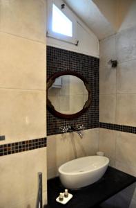 A bathroom at Cà dei Conti