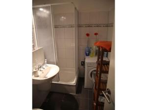 Et badeværelse på Ostseeliebe Comfortable holiday residence