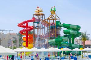 Bazén v ubytování Beach Albatros Aqua Park - Hurghada nebo v jeho okolí