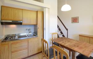 Η κουζίνα ή μικρή κουζίνα στο Stunning Apartment In San Feliciano