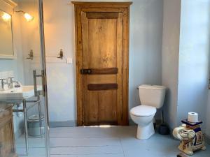Ένα μπάνιο στο Chateau Mas de Pradie B&B Fountain view room +20 φωτογραφίες