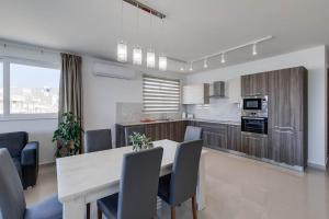 Cuina o zona de cuina de 9ten11 Seafront By Homely