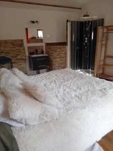 Posteľ alebo postele v izbe v ubytovaní Le mas des sources cévenol