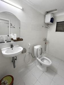 Koupelna v ubytování ANH ĐÀO HOTEL