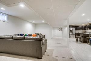 Convenient North Bend Apt Half-Mi to Notre Dame!的休息区