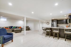 Convenient North Bend Apt Half-Mi to Notre Dame!的厨房或小厨房