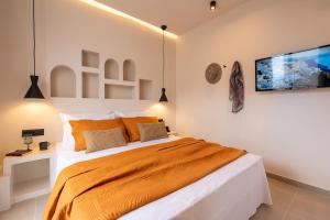 Sugarwhite Suites with Private not Heated Pool客房内的一张或多张床位