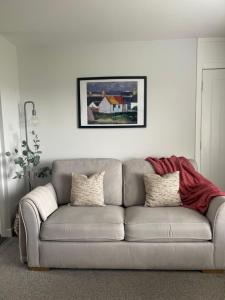 Ruang duduk di Kinneuchar Cottage - by Elie, Dog Friendly.