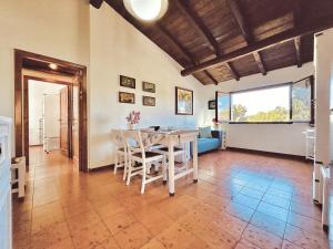 Gallery image of White Home i Caprifogli in Baja Sardinia +5 photos