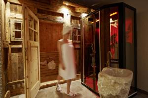 Vannituba majutusasutuses Chalet Grumer Suites&Spa