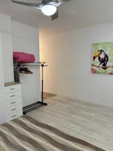 Postel nebo postele na pokoji v ubytování Apartamento blanco y negro en el centro