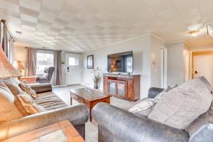 Foto sihtkohas Ontario asuva majutusasutuse Family-Friendly Ontario Home in Central Location! galeriist