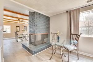 Foto sihtkohas Ontario asuva majutusasutuse Family-Friendly Ontario Home in Central Location! galeriist