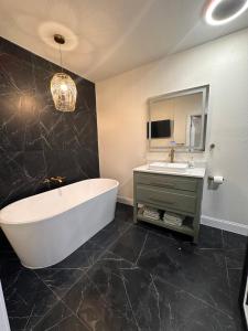 Gambar di galeri bagi Green Retreat di Red Oak