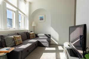 Area tempat duduk di ST MARYS APARTMENT - Modern Apartment in Charming Market Town in the Peak District