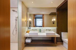 Koupelna v ubytování Hilton Garden Inn Shenzhen Bao'an