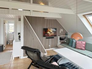 Setusvæði á 6 person holiday home in Ringk bing