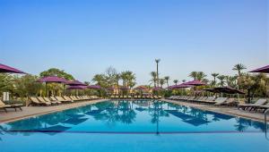 Bazén v ubytování Barceló Palmeraie Oasis Resort nebo v jeho okolí