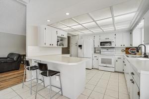 布莱恩Renovated Blaine Farmhouse with Farm Animals!的相册照片