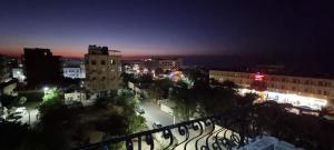 Nespecifikovaný výhled na destinaci Hurghada nebo výhled na město při pohledu z apartmánu