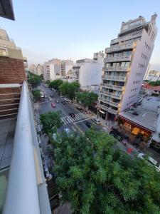 vistas a una calle de una ciudad con edificios en Palermo Soho en Buenos Aires