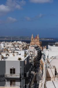 Γενική άποψη της πόλης Mellieha ή θέα της πόλης από  αυτό το διαμέρισμα