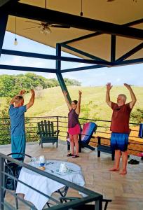 Balkón nebo terasa v ubytování VILLA SIMONE ARENAL French Ecolodge