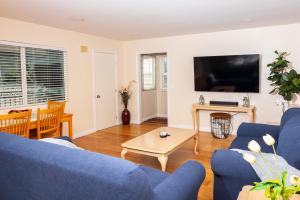 A seating area at 2BR Retreat w/ Balcony Views in Central San Diego!