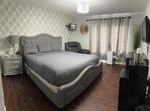 Φωτογραφία από το άλμπουμ του The Village Inn Hotel σε Μιλγουόκι