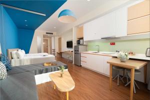 Køkken eller tekøkken på Nha Trang Luxury City View Studio - Free Breakfast & Pool