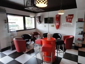 Posezení v ubytování Enzo Hotels Vierzon by Kyriad Direct