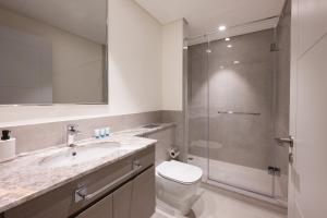 صورة لـ Luxurious 2BR in Forte 2 with Spacious Gym with Squash Court في دبي