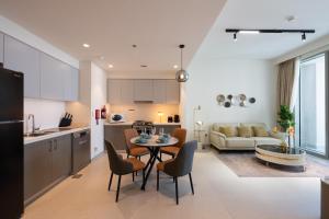 صورة لـ Luxurious 2BR in Forte 2 with Spacious Gym with Squash Court في دبي