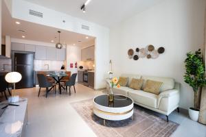صورة لـ Luxurious 2BR in Forte 2 with Spacious Gym with Squash Court في دبي