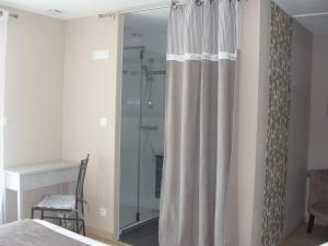 Postel nebo postele na pokoji v ubytování Chambre d'hôtes Les Bruyères