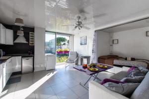 Posedenie v ubytovaní La Perle Marine * Plage à 15 min * Parking privé * literie confortable