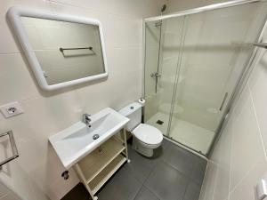 A bathroom at Agi Arago Studio Még 23 kép