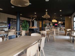 Restaurace v ubytování ibis Douai Dechy