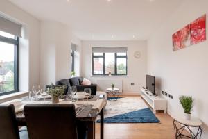 Posezení v ubytování Elegant Living in Coulsdon: One Bedroom Apartment