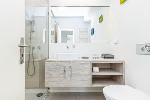 Ein Badezimmer in der Unterkunft Carvoeiro Apartment by Algarve Golden Properties