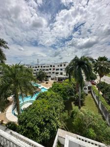 Bazén v ubytování Apartamento Tiziano Resort nebo v jeho okolí