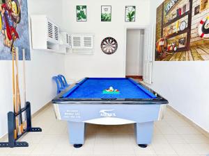 Τραπέζι μπιλιάρδου στο Victory Villa - Bida - Dàn Karaoke - Sân Vườn - Hồ Bơi To - Gần Biển