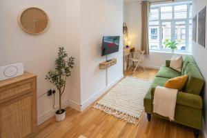 TV o dispositivi per l'intrattenimento presso Boho Style - KING BED, Central, Super FAST Wi-Fi
