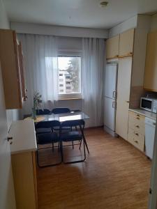 Køkken eller tekøkken på LibO-apartment, Saarijärvi 17 with free parking