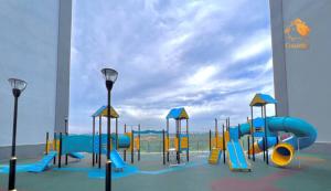 Herní místnost nebo prostor pro děti v ubytování Skyline Serenity Nr Legoland - 3BR3B - by Cowidea