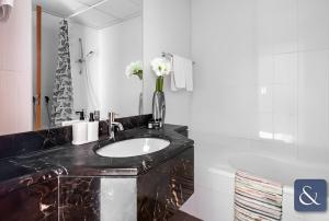 Fotografie z fotogalerie ubytování Burj Al Nujoom Dubai Downtown, Dubai Mall, Fountain Views & Burj Khalifa v Dubaji + 12 fotografií